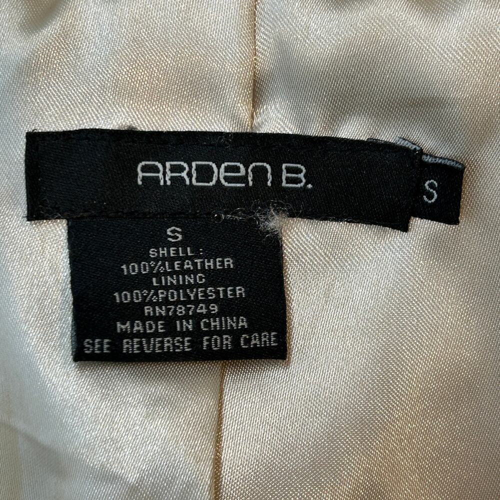 Vintage 1990s Arden B diamond-quilted leather belted jacket - Ivory 
Size Small - Picture 8 of 8